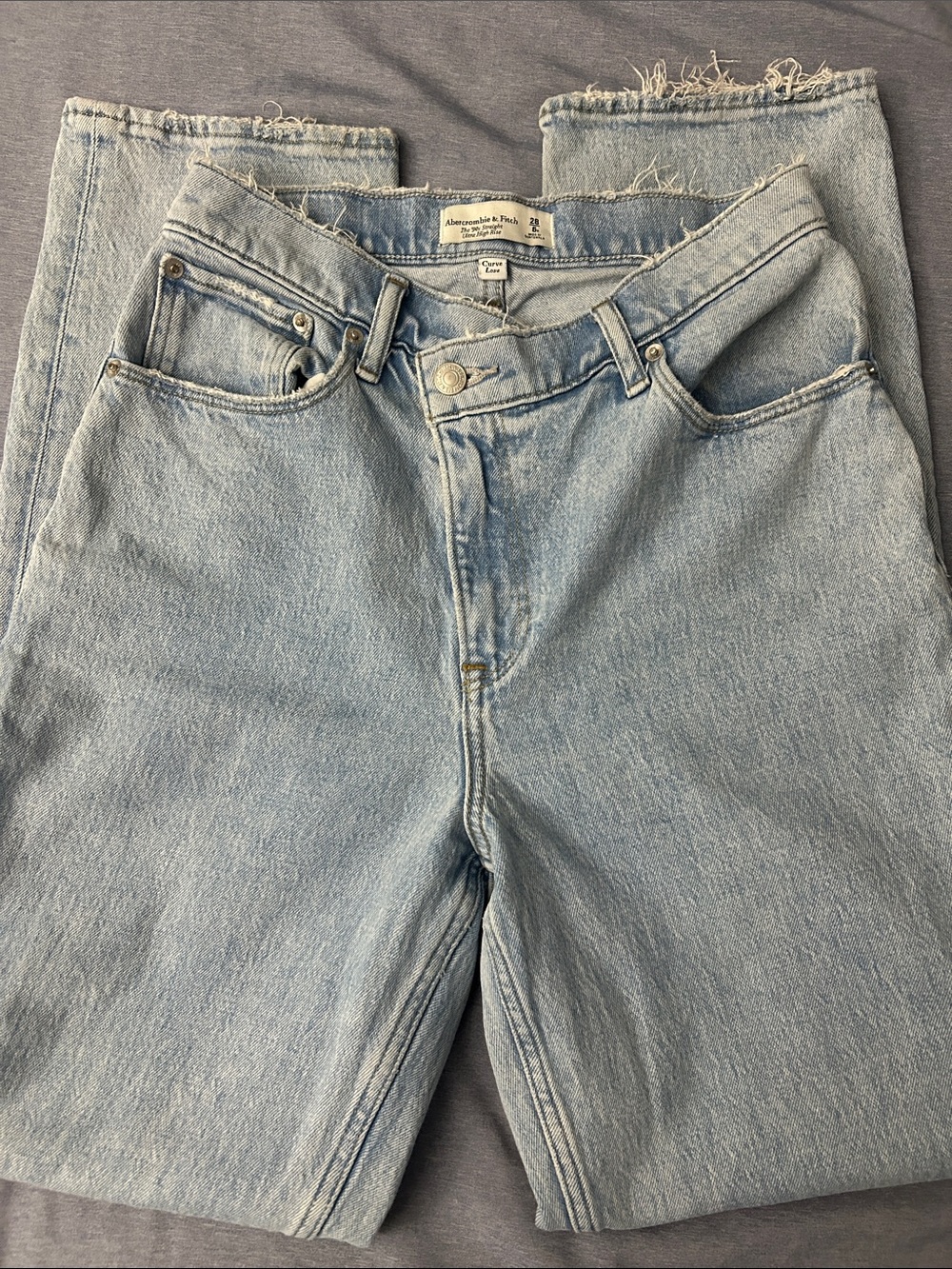 Abercrombie & Fitch The 90s Straight Ultra High Rise Curve Love